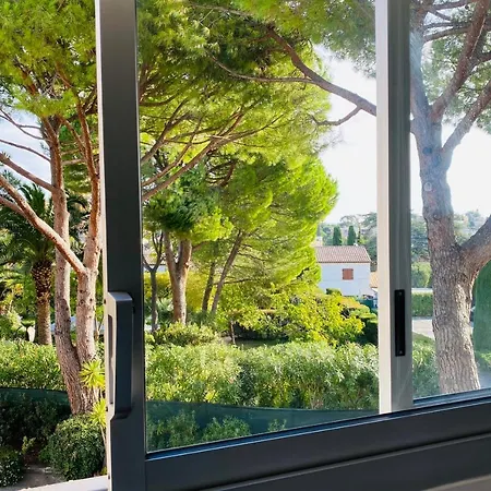 Sea View Pool Bright And Modern Flat Near Antibes